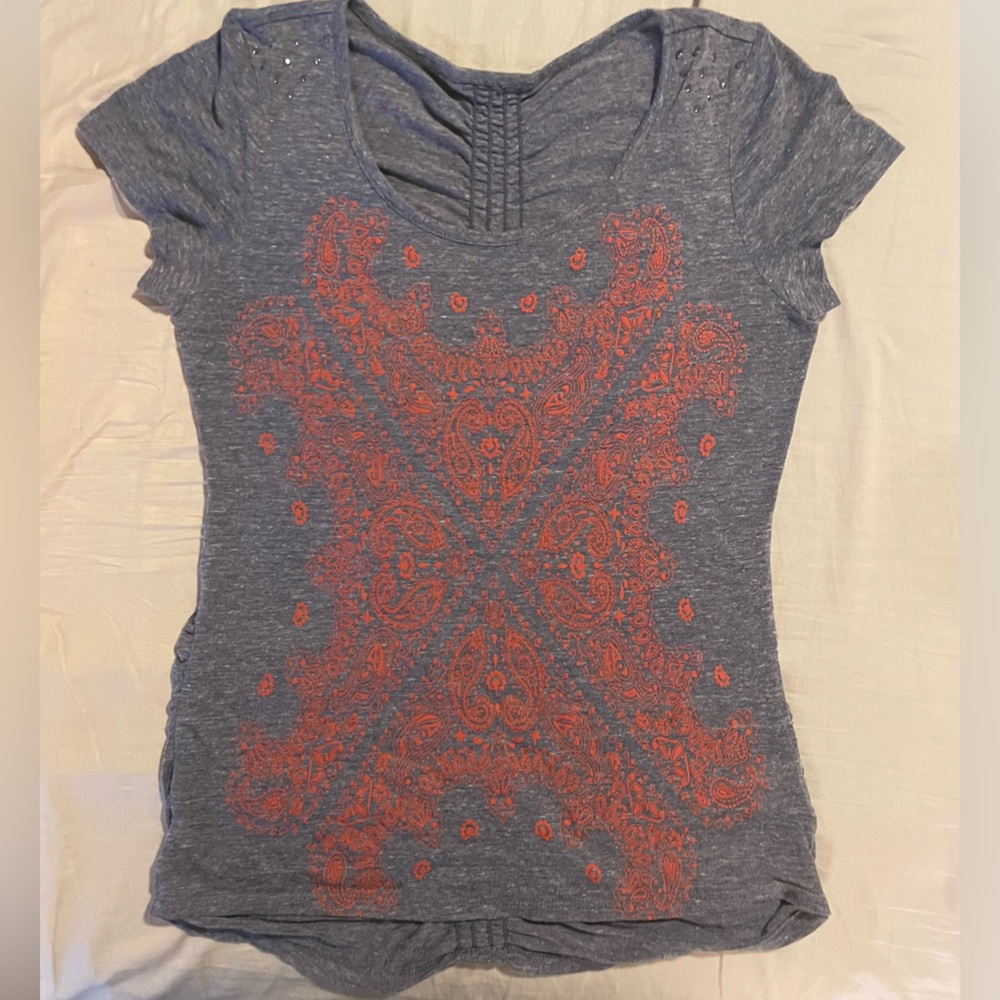 Y2K Top- Blue-gray shirt with Paisley Swirl Faux Embroidery Red pattern Size M